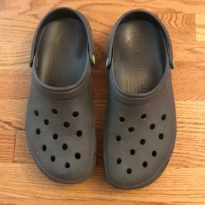 Men’s Crocs clogs, dark grey, size 11